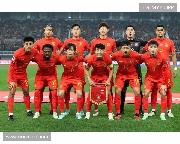 国足主场鏖战逆转取胜 展现顽强拼搏精神点燃全国球迷激情 国足主场鏖战逆转取胜 展现顽强拼搏精神点燃全国球迷激情