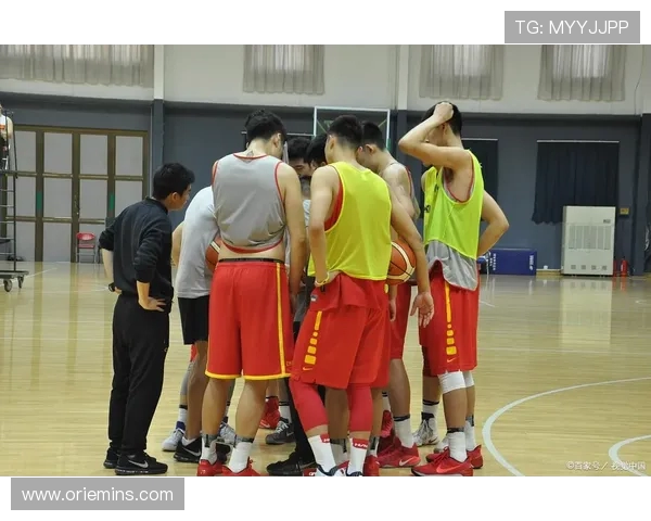 篮球的魅力与挑战:从技巧提升到团队协作全面解析现代篮球发展趋势 篮球的魅力与挑战:从技巧提升到团队协作全面解析现代篮球发展趋势