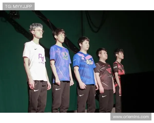 LNG战队比赛经验引发热议球迷对其表现褒贬不一